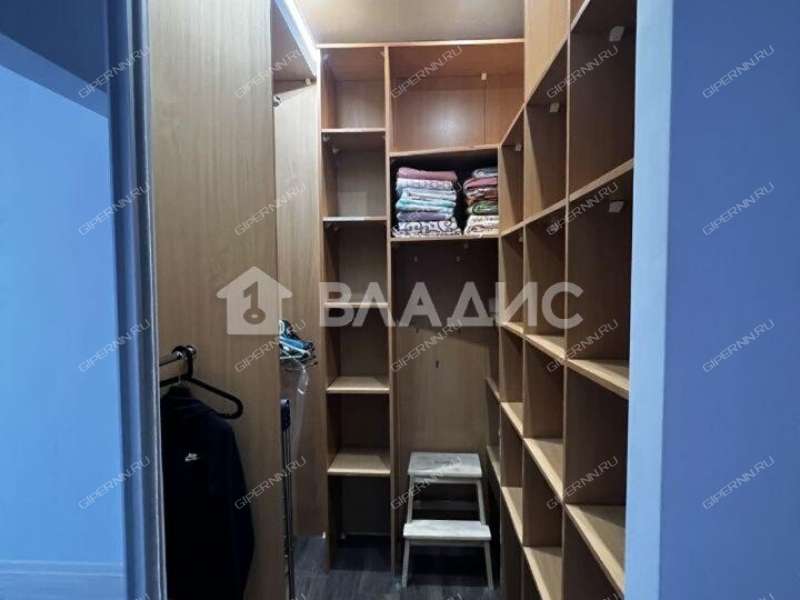 однокомнатная квартира на бульваре 60-летия Октября дом 23 к3