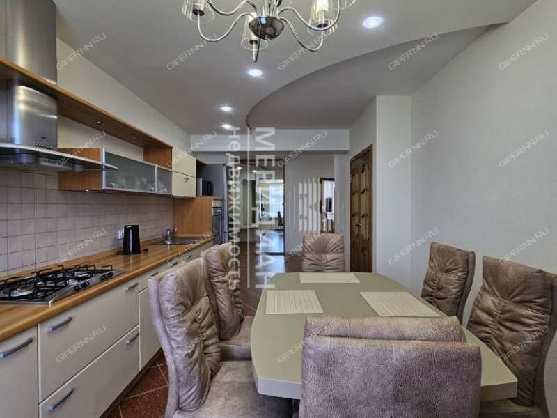 трёхкомнатная квартира на Арзамасской улице дом 5