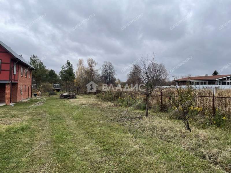 дом на  село Выездное