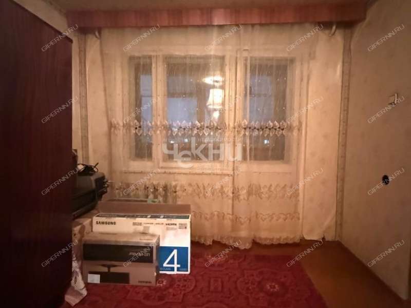 трёхкомнатная квартира в 6-м микрорайоне дом 19