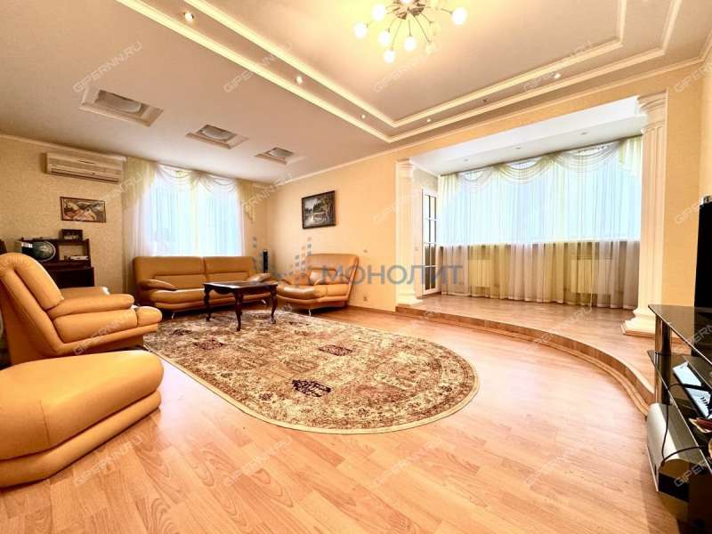 трёхкомнатная квартира на Керченской улице дом 28