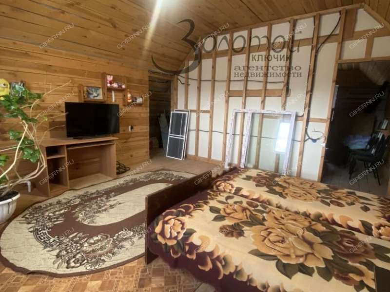 дом на Рождественская село Рождествено