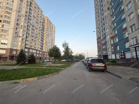 1-komnatnaya-ul-geroya-shnitnikova-d-1 фото