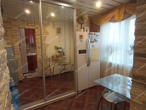 4-komnatnaya-ul-burdenko-d-19 фото