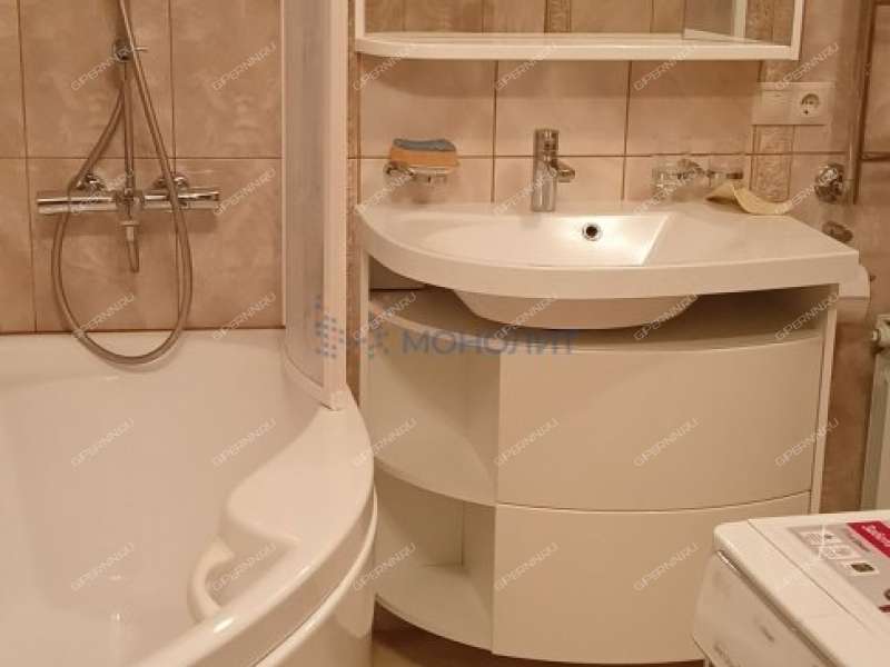 трёхкомнатная квартира на проспекте Гагарина дом 107