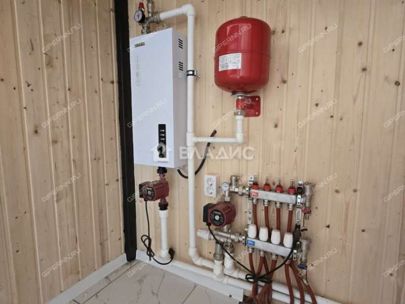 дом на улице Еловая коттеджный посёлок Клевер