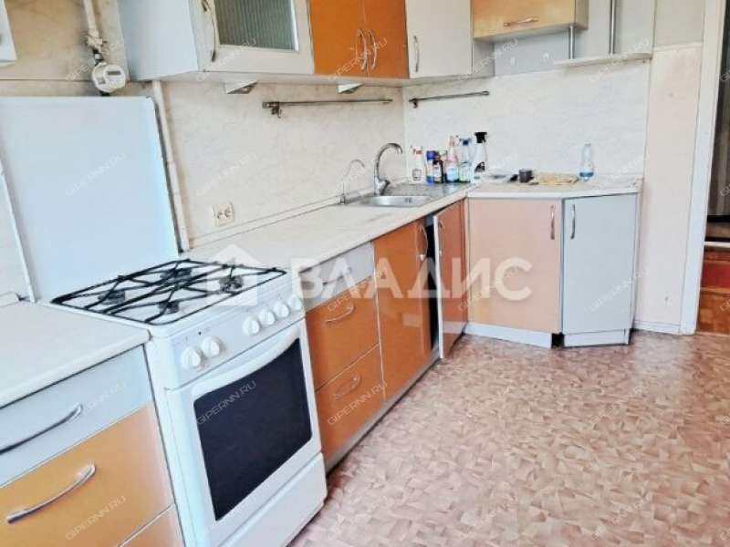 четырёхкомнатная квартира на улице Краснодонцев дом 19