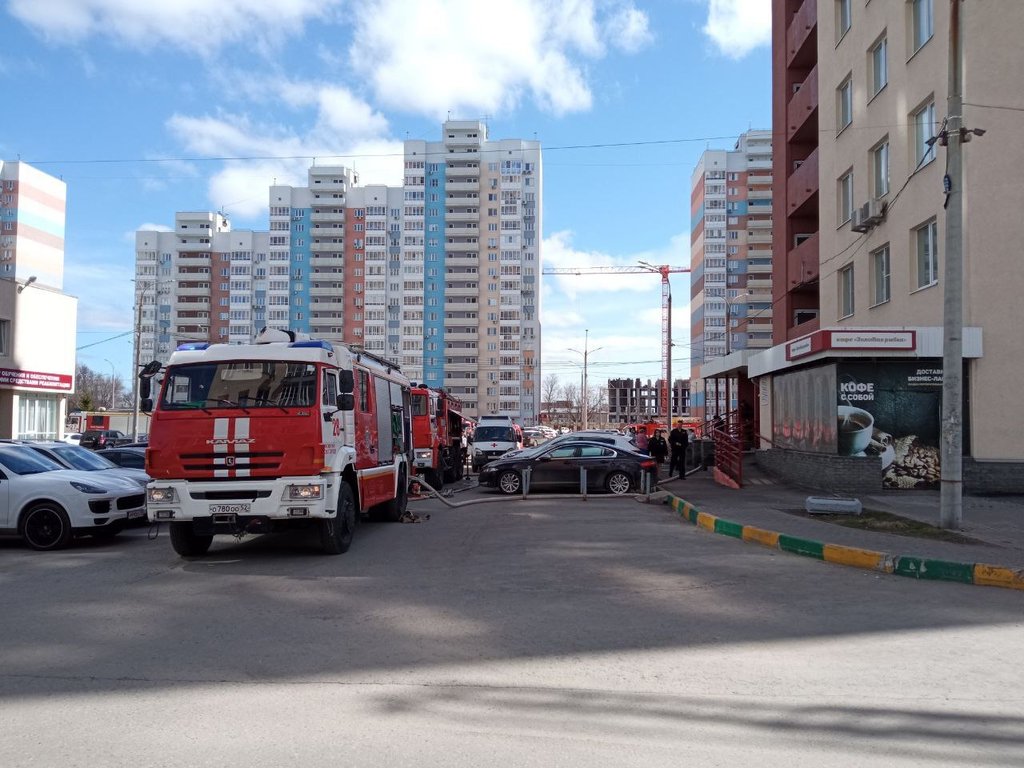 Более 50 человек эвакуировали из-за пожара в нижегородском ЖК «Зенит»