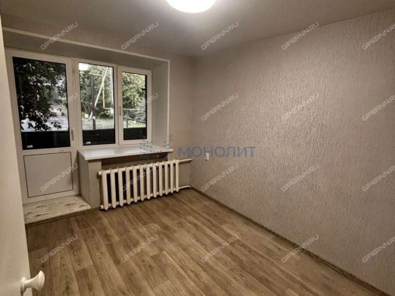 трёхкомнатная квартира на 1 Мая площадь дом 1 село Красное