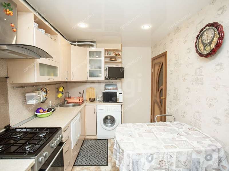 трёхкомнатная квартира на Днепропетровской улице дом 16