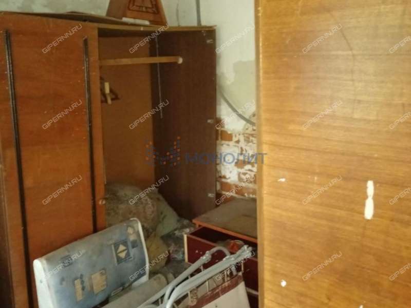 дом на Подгорной улице село Толба