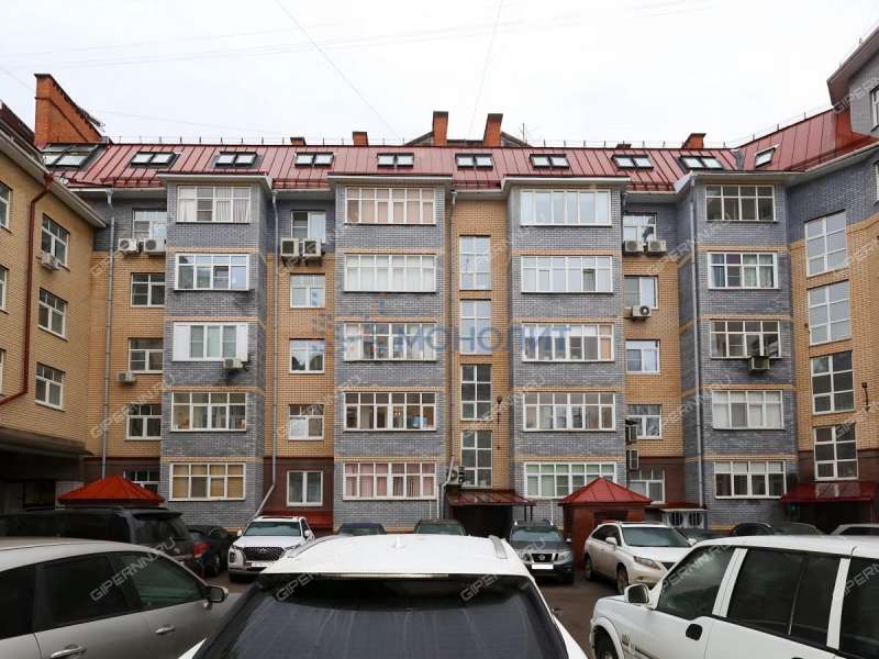 трёхкомнатная квартира на Большей Печёрской улице дом 32