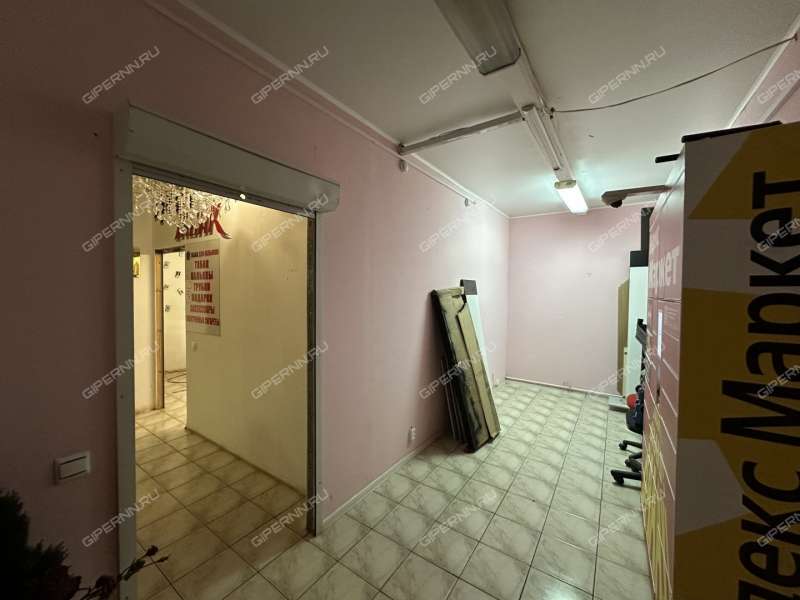 помещение под торговую площадь на улице Максима Горького