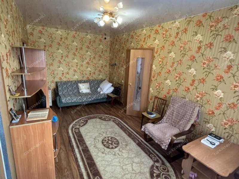 трёхкомнатная квартира на улице Федосеенко дом 91