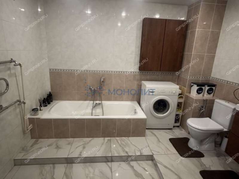 трёхкомнатная квартира на проспекте Гагарина дом 38