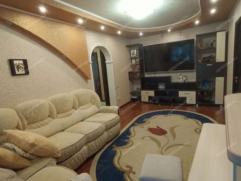 четырёхкомнатная квартира на улице Бурденко дом 19