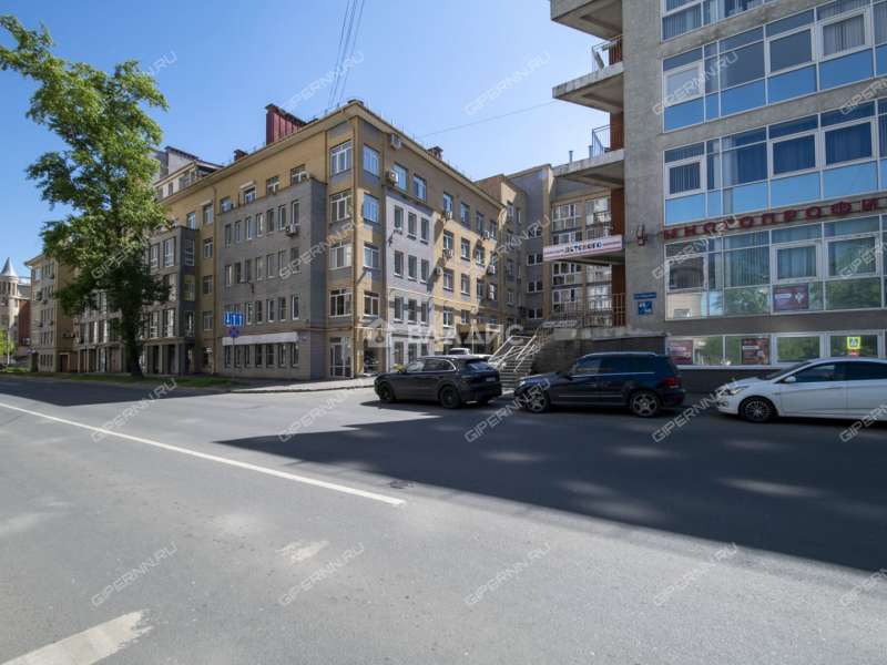 четырёхкомнатная квартира на улице Максима Горького дом 50