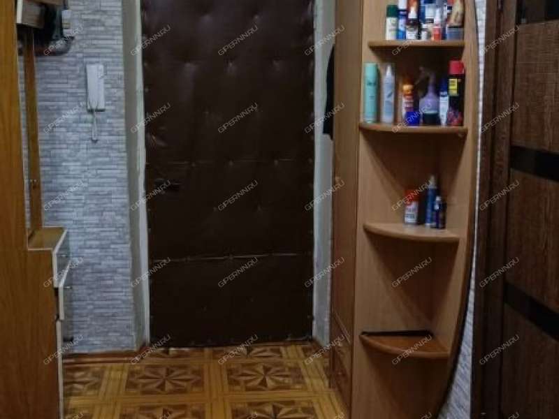 комната в доме 1 на улице Космонавта Комарова