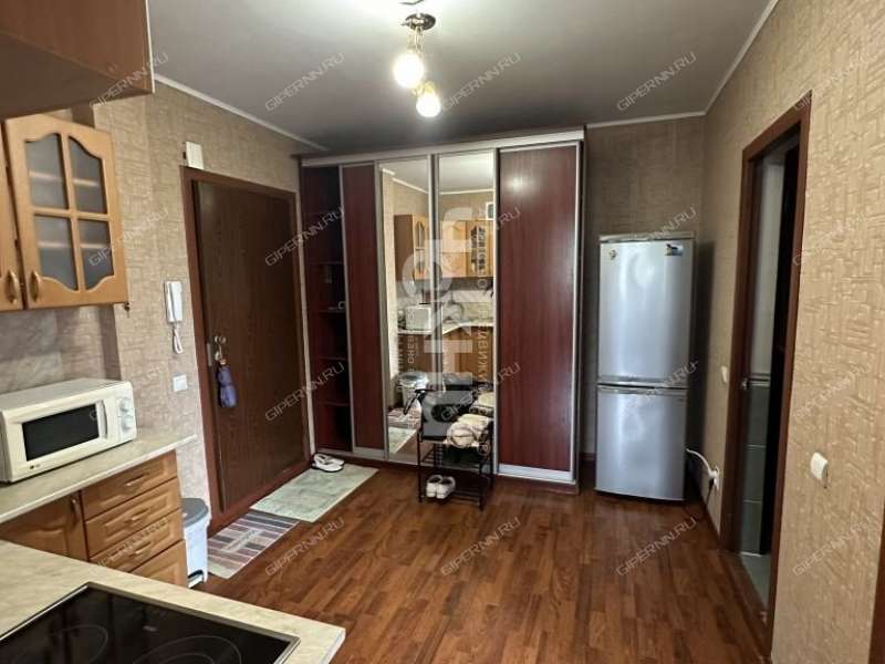 двухкомнатная квартира на улице Александра Хохлова дом 1