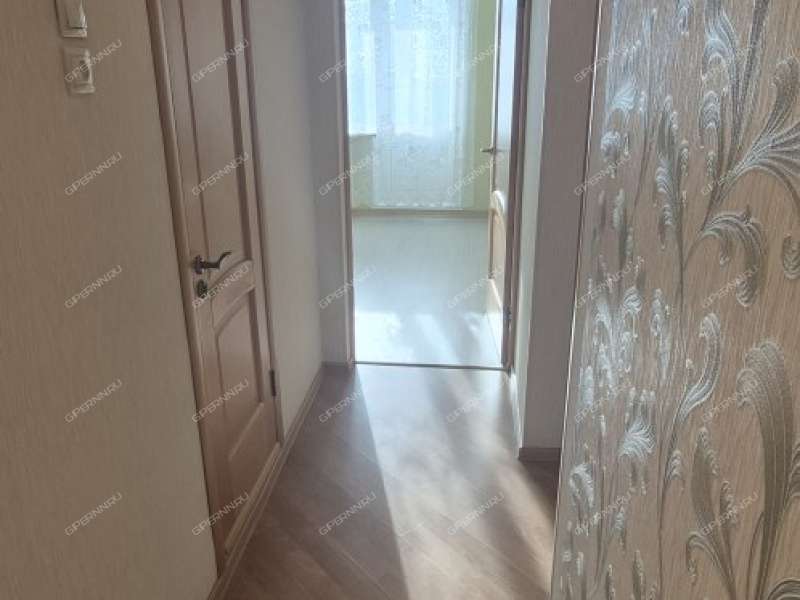 четырёхкомнатная квартира на Керченской улице дом 22