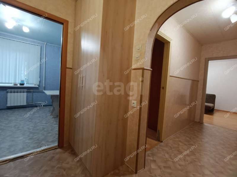 двухкомнатная квартира на улице Верхнепечёрская дом 12