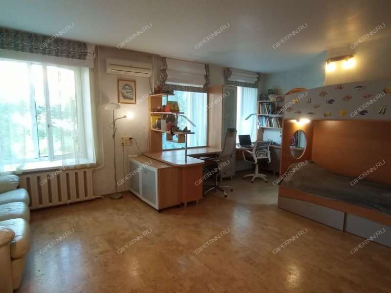 трёхкомнатная квартира на улице Максима Горького дом 232