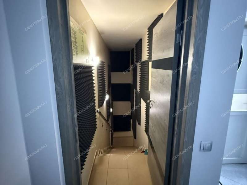 помещение под коммерческую недвижимость на улице Нестерова