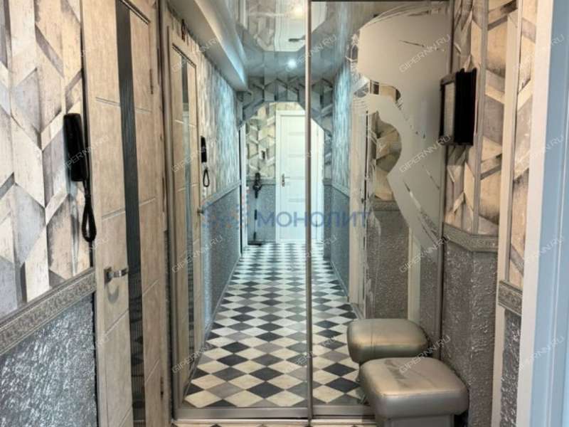 трёхкомнатная квартира на улице Ватутина дом 16А