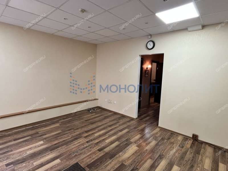 помещение под офис, торговую площадь на улице Германа Лопатина
