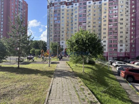 1-komnatnaya-b-r-60-letiya-oktyabrya-d-5a фото