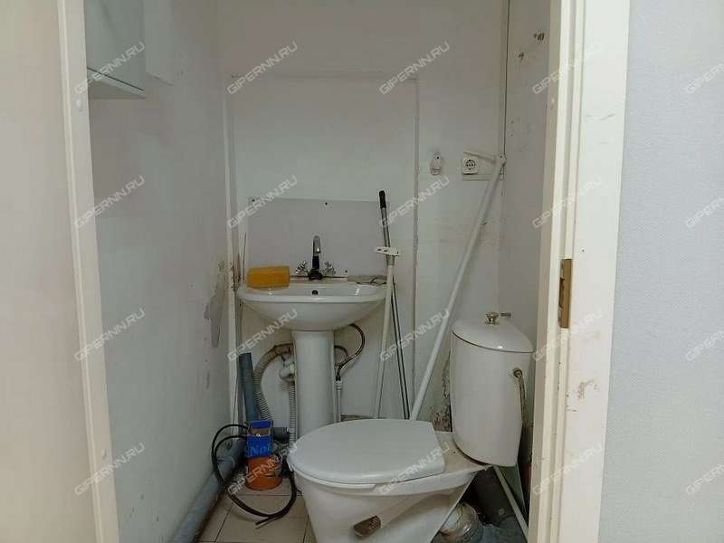 помещение под торговую площадь на Моховая ул. 18