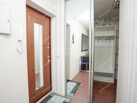 3-komnatnaya-ul-vyatskaya-d-1 фото