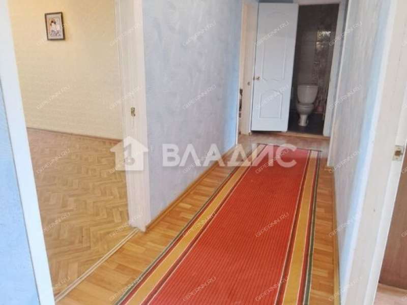 четырёхкомнатная квартира на улице Краснодонцев дом 19