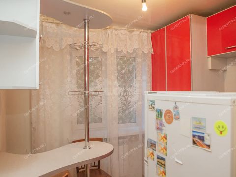 1-komnatnaya-ul-surikova-d-10 фото