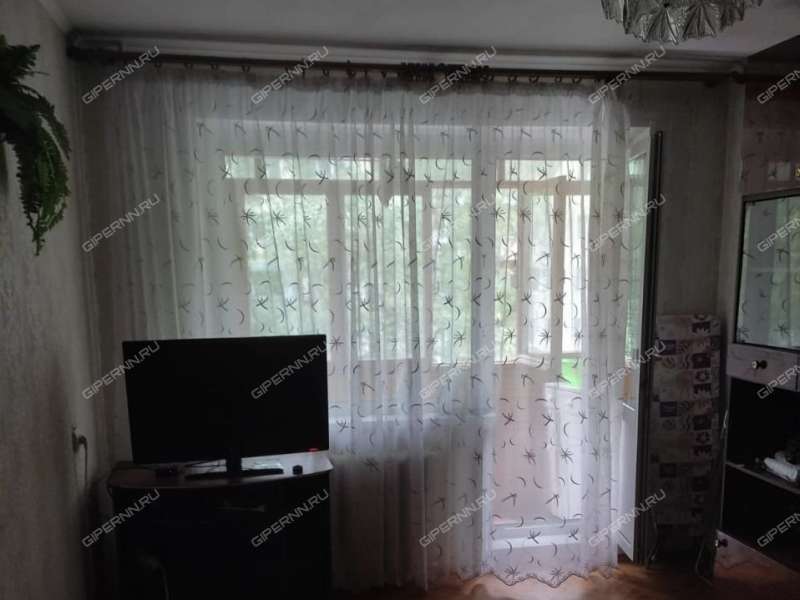 трёхкомнатная квартира на улице Военных Комиссаров дом 5