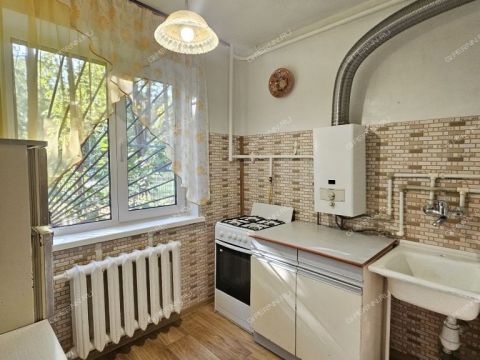 2-komnatnaya-ul-geroya-chugunova-d-7a фото