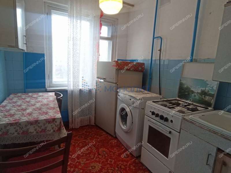 двухкомнатная квартира на проспекте Бусыгина дом 16