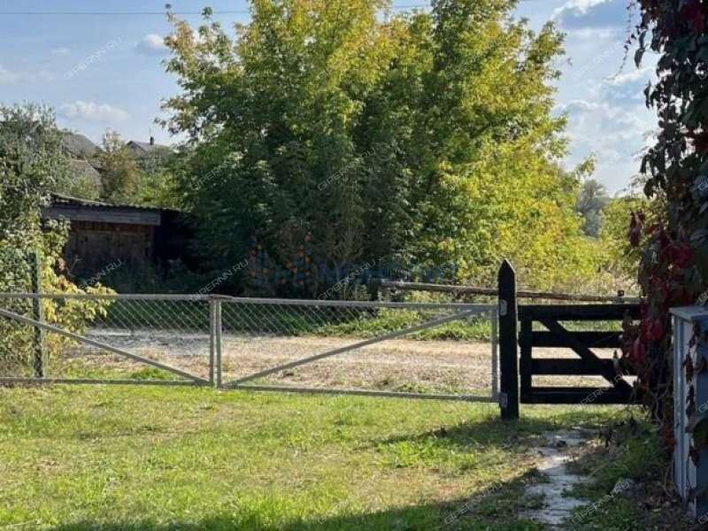 дом на улице Приозёрная село Нестиары