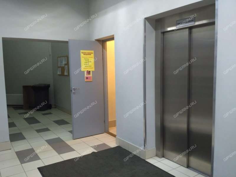 помещение под торговую площадь на Верхне-Печерская ул. 14