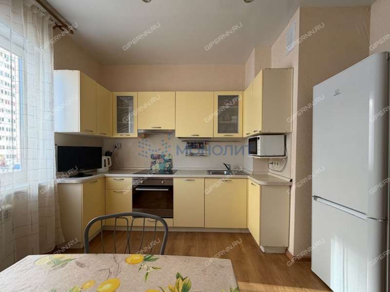 трёхкомнатная квартира на улице Родионова дом 39