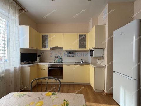 3-komnatnaya-ul-rodionova-d-39 фото