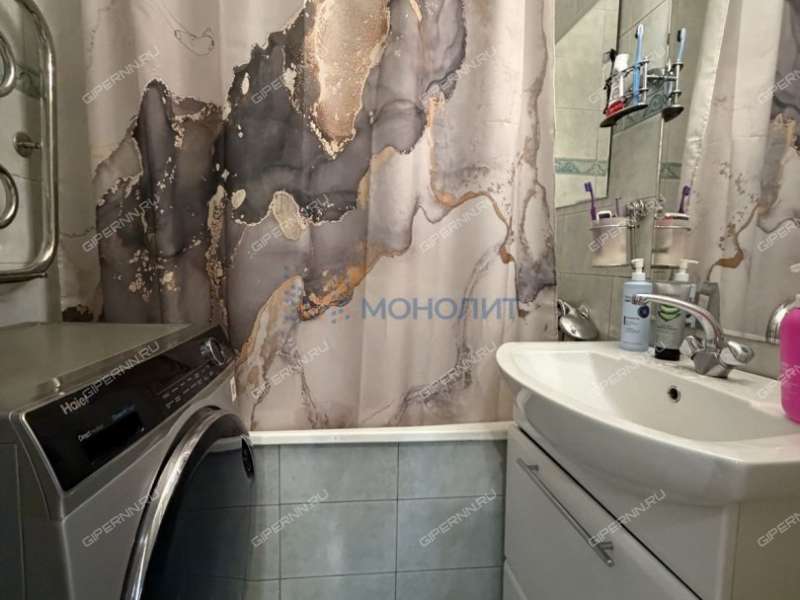 трёхкомнатная квартира на улице Красных Зорь дом 17