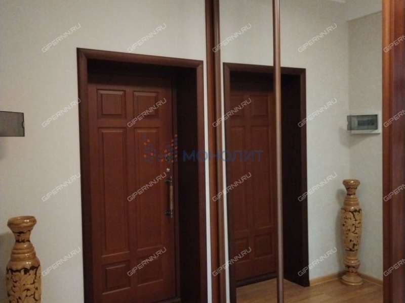 четырёхкомнатная квартира на улице 40 лет Октября дом 5б