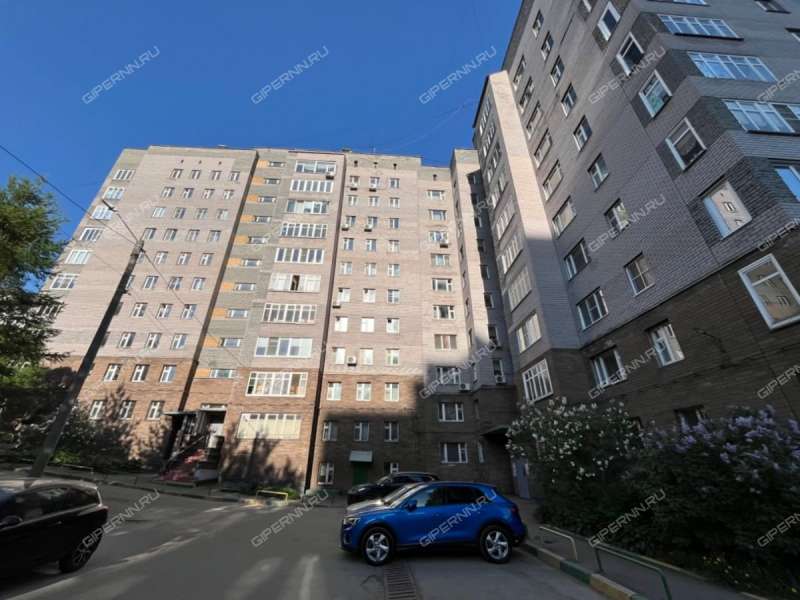 трёхкомнатная квартира на улице Александра Хохлова дом 5