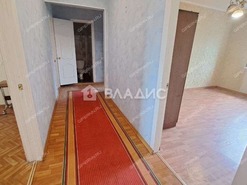 четырёхкомнатная квартира на улице Краснодонцев дом 19