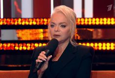 Лариса Долина пообещала вернуть деньги покупательнице своей квартиры