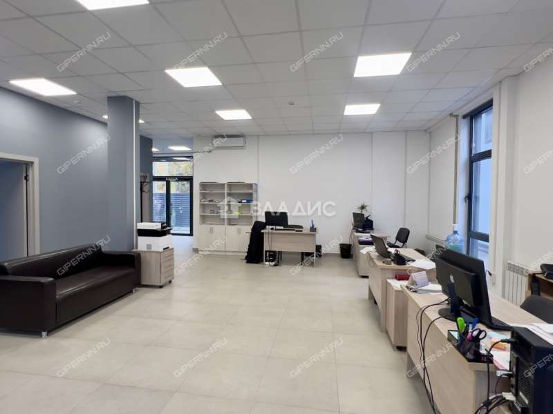 здание под офис на улице Маршала Казакова