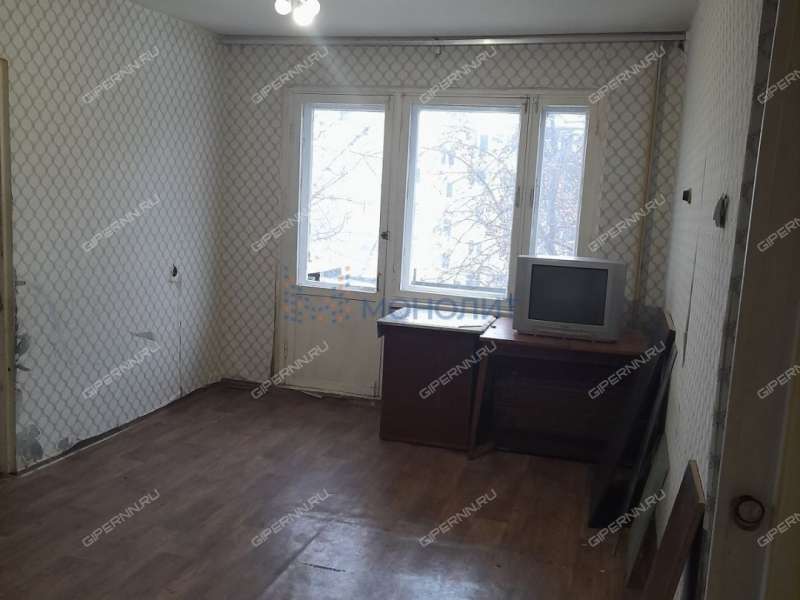 четырёхкомнатная квартира на бульваре 60-летия Октября дом 12