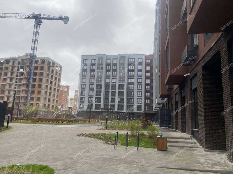 четырёхкомнатная квартира в новостройке на улице Белинского