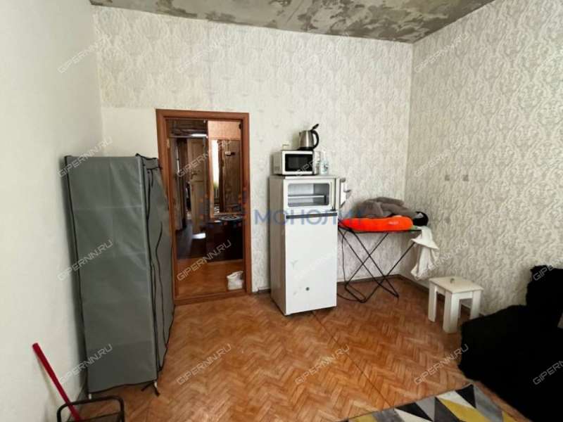 комната в доме 13А на улице Космонавта Комарова